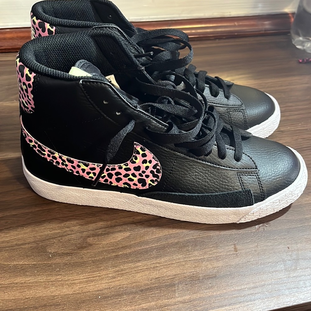 Brand New Never worn Nike Blazer Mids
